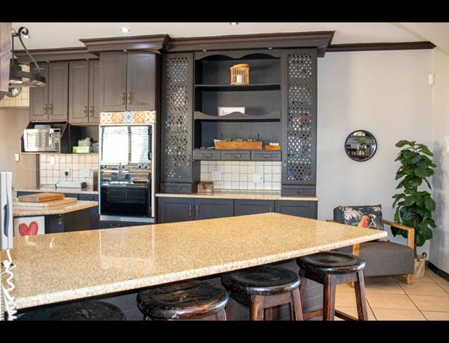 4 BEDROOM HOUSE FOR SALE IN BLUE SADDLE RANCHES